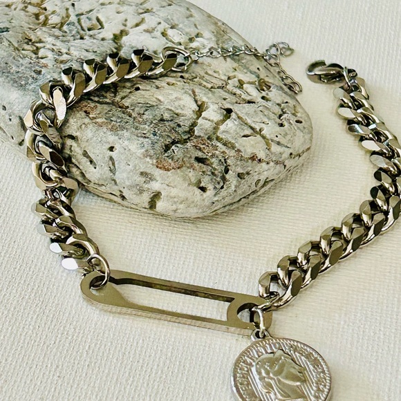 Coin chart stainless steel bracelet. Trendy jewelry. Cuban chain bracelet. - Picture 4 of 5